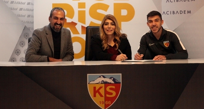 25. Ouzhan Çapar (Stoper) - Hes Kablo Kayserispor<br><br> Hes Kablo Kayserispor, son olarak TFF 1. Lig temsilcisi Balkesirspor`da top koturan 23 yandaki defans oyuncusu Ouzhan Çapar` 2,5 yllna transfer etti.