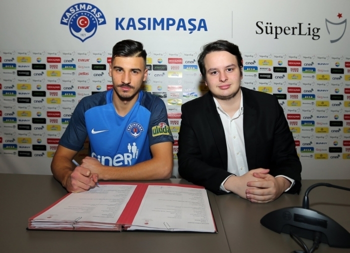 34. Berk Çetin (Sol bek) - Kasmpaa<br><br> Kasmpaa, Almanya`nn Borussia Mönchengladbach takmndan 19 yandaki sol bek oyuncusu Berk Çetin ile 3.5 yllk sözleme imzalad.