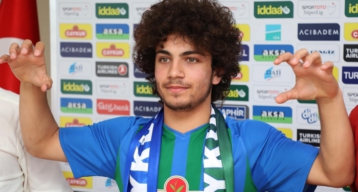 2. Mithat Pala (Orta saha) - Çaykur Rizespor<br><br> Çaykur Rizespor, TFF 3. Lig 3. Grup ekibi Pazarspor`da forma giyen 19 yandaki orta saha oyuncusu Mithat Pala ile 4,5 yllk anlama salad.