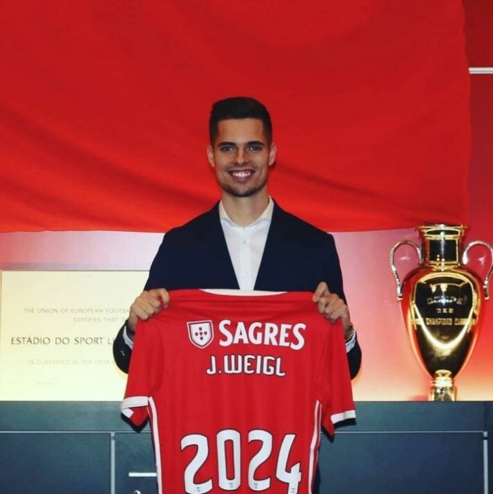                                                                 JULIAN WEIGL<br><br> Yeni Kulübü: Benfica<br> Eski Kulübü: Dortmund                                                       
