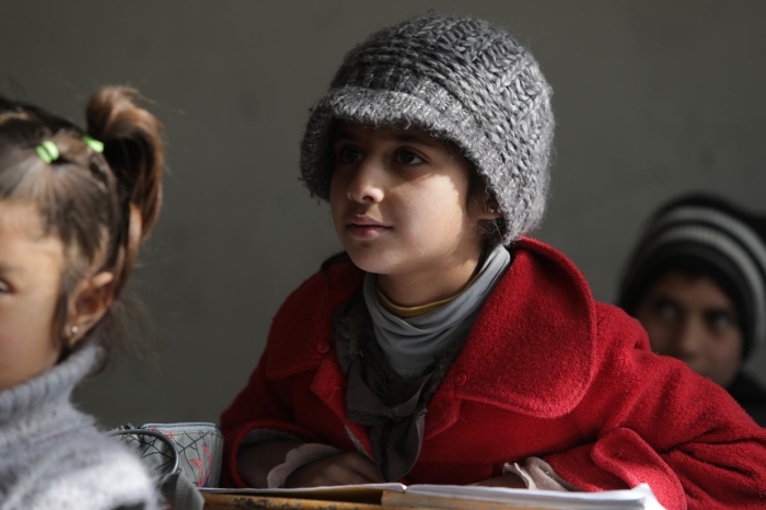 Tel Abyad E�itim Sorumlusu Samir Hammud, AA muhabirine yapt��� aç�klamada, "Ders kitaplar� bulunmayan ö�rencilere kitaplar�n� da��tmaya devam ediyoruz. Önümüzdeki günlerde tüm ö�renciler kitaplar�na kavu�acak." dedi.