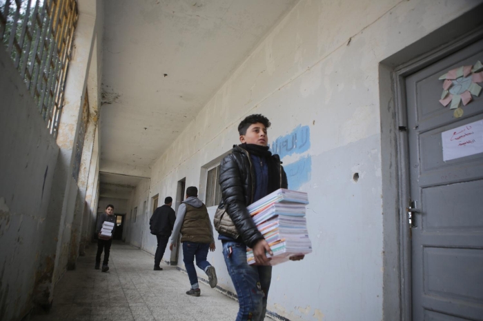 Okula yeni ba�layan Ömer Hüseyin de, "Büyüyünce babam gibi doktor olmak istiyorum." dedi.