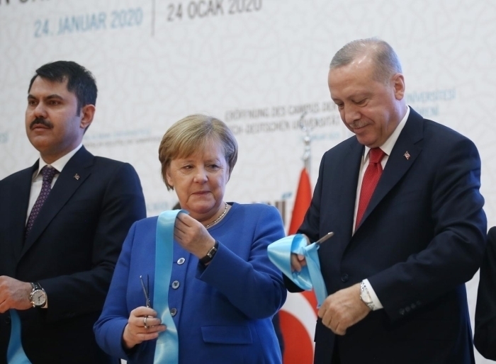 Ardndan iki lider açl kurdelesini kesti. 