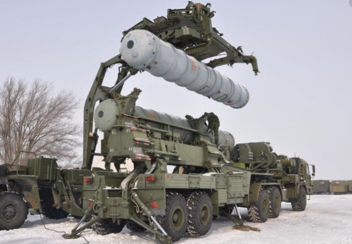 S-400 TRIUMF HAVA SAVUNMA SSTEM <br> S-400 Triumf (NATO ad: SA-21 Growler) 2007 ylnda hizmete giren en yeni uzun ve orta menzilli yerden havaya füze sistemidir.