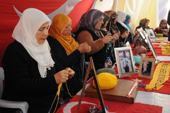 Anne ve babalarn, evlatlar için 147 gündür eylemde olduuna dikkati çeken Levent, sonuna kadar eylemlerine devam edeceklerini aktard.  