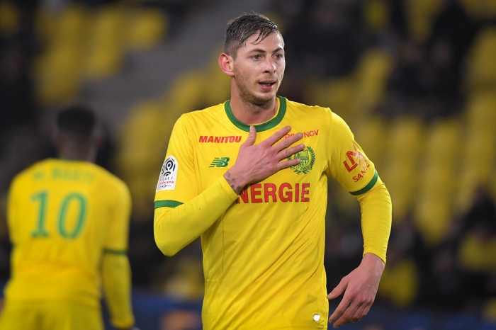 21 Ocak 2019 Arjantinli futbolcu Emiliano Sala, içinde bulundu�u uça��n Man� Denizi yak�nlar�nda dü�mesi sonucu 29 ya��nda ya�am�n� yitirdi.