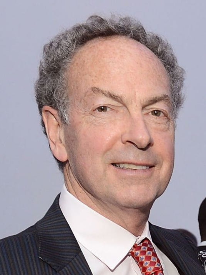 13 Haziran 2014  ABD�nin ilk milyarderlerinden Standard Oil�in kurucusu John. D. Rockefeller�in torunu, ünlü hay�rsever David Rockeffeler�in (99) o�lu Richard Rockefeller (65) kendi kulland��� tek motorlu uça��n New York yak�nlar�nda kalk�� yaparken dü�mesi ile ya�am�n� yitirdi.