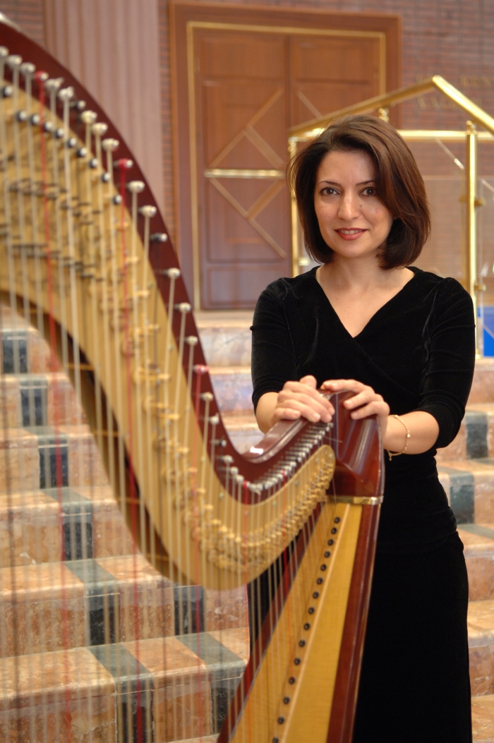 1 Haziran 2009 Dünyaca ünlü arp sanatç�s� Fatma Ceren Necipo�lu, ünlü Riverdance grubunun üyelerinden �rlandal� Eithne Walls ve ünlü müzisyen Juliana de Aquino,  Rio de Janeiro Paris seferini yapan Air France uça��n�n Atlas Okyanusuna dü�mesi sonucu ya�amlar�n� yitirdiler.