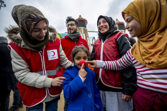 11 ya��ndaki Dilara Salih, oyun oynarken çok mutlu olduklar�n� söyledi, 5 ya��ndaki Yusuf Ç�nar Akgün de e�lenceli vakit geçirdiklerini dile getirdi.