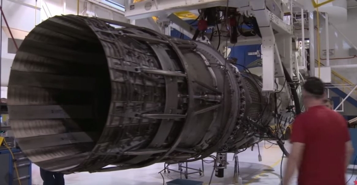 Hava Kuvvetleri'nin her biri yaklak 656 milyon dolara mal olan yaklak 100 Northrop Grumman yapm uça satn almas bekleniyor.