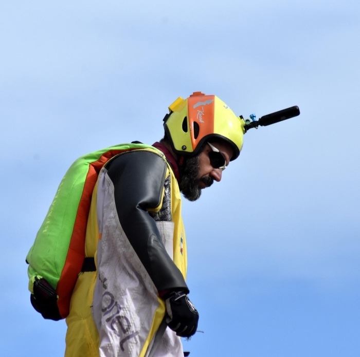 Norveç'te bir uçurumdan en çok paraütçünün atlayaca ve Guinness Dünya Rekorlarna girecek rekor denemesine davet edildiini anlatan Koçak, unlar kaydetti: