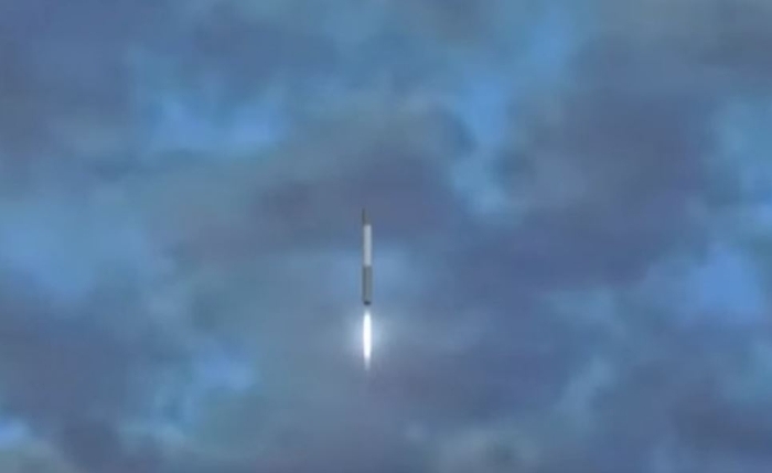 Ayr�ca f�zenin hipersonik silahlar ta��ma kapasitesinin bulundu�unu ve 7 bin kilometre h�zla ilerleyebildi�ini iddia ediyor.