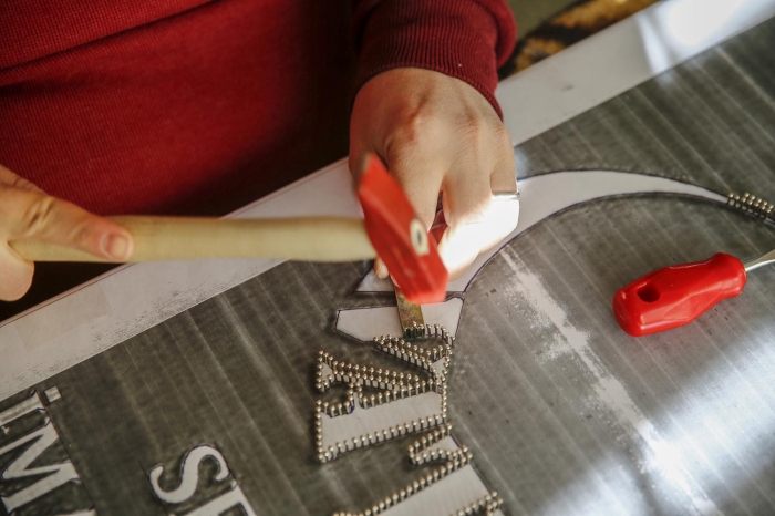 Birlikte grev yapt ve sonradan tant meslektalarnn ziyaretine gelip maddi-manevi destek olduklarn belirten Karaaslan, arkadalarndan maddi olarak bir talebinin bulunmadn, onlarn gzel rnleri almak istediini kaydetti.