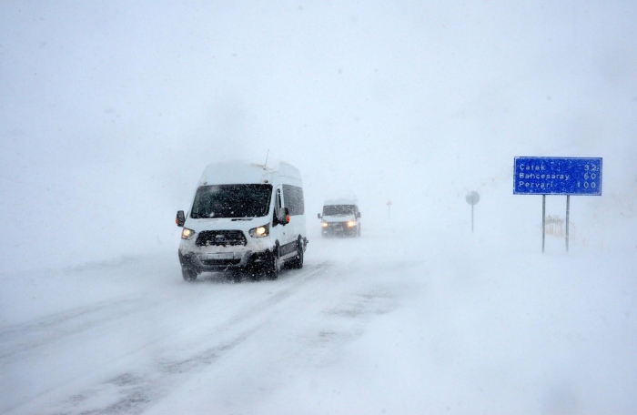  le merkezine yaklak 10 kilometre mesafedeki Elmac blgesine den  nedeniyle can ve mal kayb yaanmad.