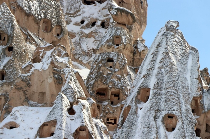Karlarla kapl peribacalar kartpostallk grntler verdi.