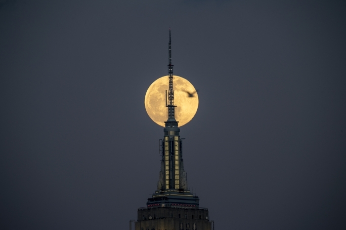 Ay’n en yakn olduu an dolunaya denk geldiinde buna Sper Ay denir. 