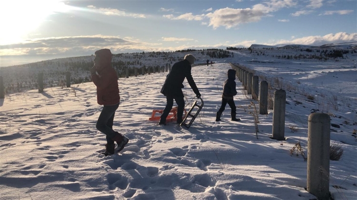 Blge genelinde beklenen buzlanma ve don olay ile yksek kar rts olan yerlerde  tehlikesi bulunmas dolaysyla dikkatli olunmas uyarsnda bulunuldu.  