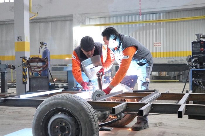 Elektrikli ve hibrit motorlu faytonun yan� s�ra golf arac� imal eden firma, �retti�i ara�lar� �spanya'dan Mo�olistan'a uzanan geni� co�rafyada 33 �lkeye g�nderdi.