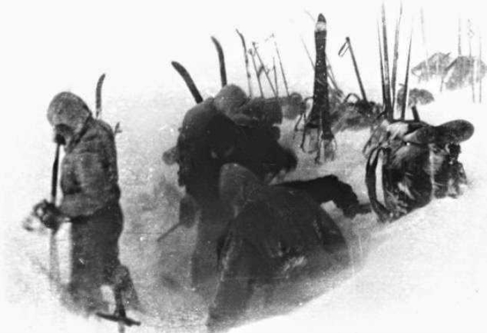                                                                 1990'da yazar Anatoly Guschin olayla ilgili bir aratrma yapyor ve dosya yeniden hatrlanyor. Yazar baz fotoraflar ve nceden bilinmeyen ayrntlar gn na karyor.                                                       