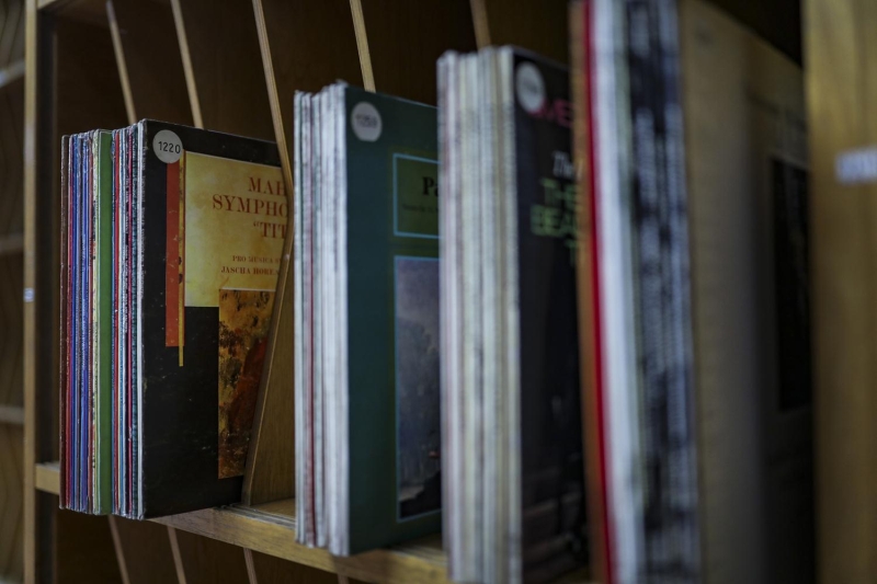 Radyonun tm teknolojilere uyum salamay baardn kaydeden Arcolu, 'Radyonun daima yaayacana inanyorum ve dinleyicisinin giderek arttn ve genletiini mutlulukla izliyorum.' ifadesini kulland.