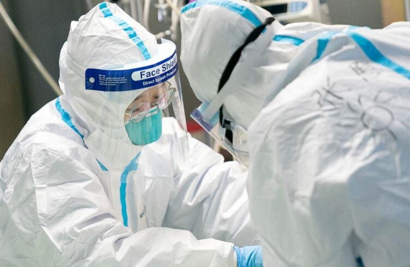                                                                 Kendisine koronavir�s�n sat��lar� etkileyip etkilemedi�i sorulan Timbuleng, 'Sat��lar devam ediyor, hi� etkilenmedi. Tezgahtaki yarasalar g�n sonunda mutlaka t�kenmi� oluyor.' dedi.                                                      