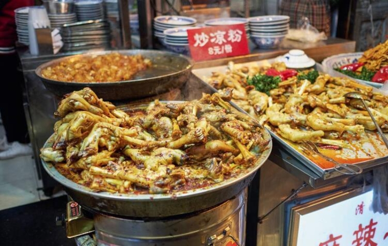                                                                 Bu da, vir�s�n yarasan bir di�er ta��y�c� hayvana, ordan da insan ge�ti�i tezini do�uruyor. Ancak bunun hangi hayvan oldu�u hen�z kesinlik kazanmad�.                                                       