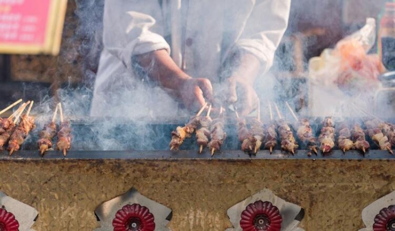                                                                 Salg�n, �lkenin egzotik lezzetlerine ve malzemelerine olan talebin de etkisiyle, kurallar� k�t� d�zenlenmi� olan vah�i hayvan ticaretini g�ndeme getirdi.                                                       