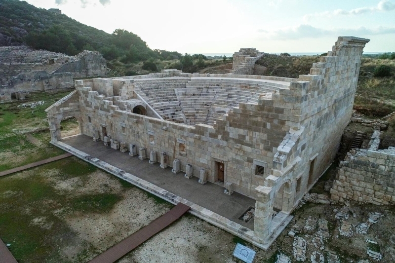 Ik, restorasyon almalarnn Trk arkeoloji tarihinin en byk almalarndan olduunu, meclisi ziyaret edenlerin adeta bylendiini ifade etti.