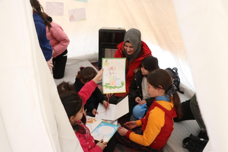 Cumhurbakanl, ilgili bakanlklar ile AFAD tarafndan Elaz ve Malatya'ya 102 milyon lira gnderildi.  Depremzedeler iin AFAD ve Trk Kzlay tarafndan yrtlen kampanyalarda 145 milyon 37 bin lira topland.  AFAD ve Trk Kzlay tarafndan 182 milyon 286 bin lira ayni yardmda bulunuldu. AFAD, Trk Kzlay ve Sosyal Yardmlama ve Dayanma Vakfnca toplam 217 milyon 436 bin lira yardm gerekletirildi.