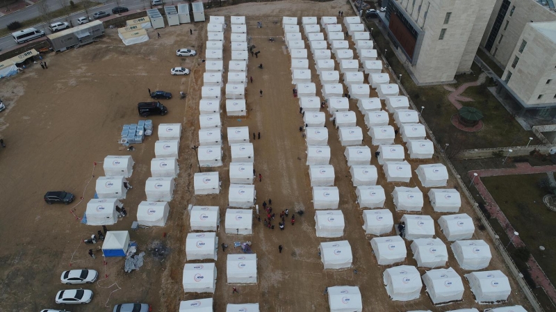 Depremin ardndan binalarn hasar durumlarn ortaya karmak amacyla evre ve ehircilik Bakanlnca oluturulan 1000 kiilik ekip, depremden etkilenen blgeleri sokak sokak gezerek, hasar tespiti yapt.  Elaz'daki almada 263 ykk, 7 bin 698 ar hasarl, bin 540 orta hasarl, 558 de acil yklacak bina tespit edildi. Toplamda ykk, acil yklacak, ar hasarl bina says 8 bin 519, bamsz blm says ise 19 bin 821 olarak belirlendi. Elaz'da 61 bin 152 binada, 202 bin bamsz blmn tespiti yapld. Dier taraftan 201 binann ykm ilemleri tamamland. Hzl ekilde dier ykm ilemleri de devam ettirilerek, yapm sreci balatld.  Malatya'daki almada ise 307 ykk, 3 bin 286 ar, 515 orta hasarl bina tespit edildi. 284 binann acil yktrlmas gerektii belirlenirken 123 binann ykm yapld.  Depremde Elaz'da 38, Malatya'da 36 olmak zere 74 okul zarar grd.