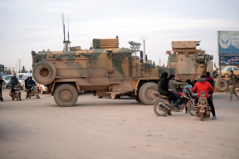 Snr geen ok sayda askeri personel, zrhl personel tayc, tank, obs, zrhl i makinesi ve komandolar konvoy halinde grev yerlerine konulandrlyor.