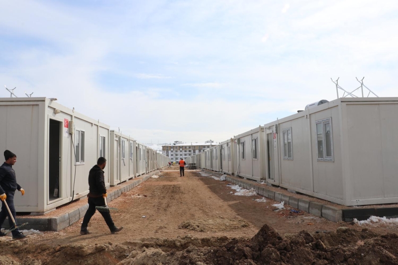 Hizmetleri ve yardmlar bulunan sivil toplum kurulularn koordine etmek amacyla Elaz Afet Gnllleri birimi oluturuldu.  