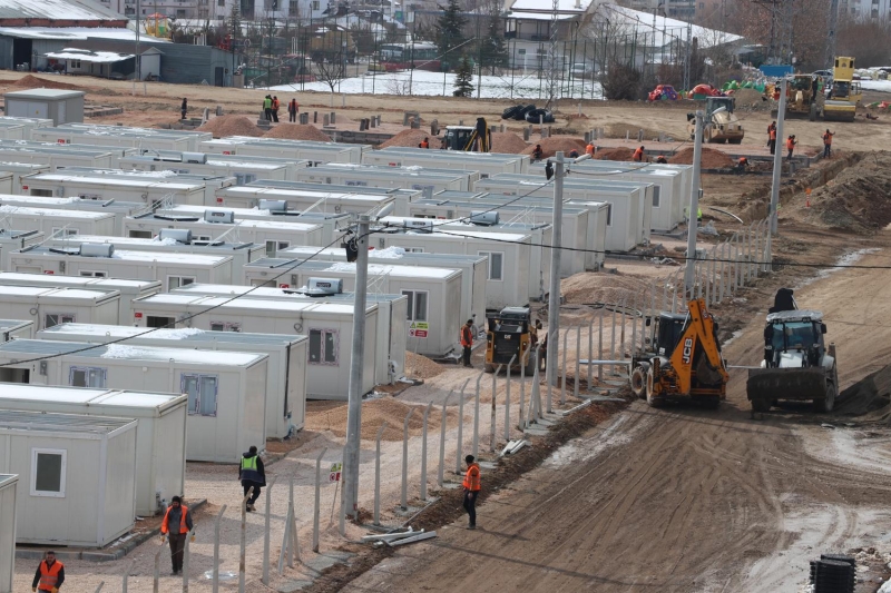 Elaz'daki almada 288 ykk, 8 bin 396 ar hasarl, 596 acil yklacak, 1492 orta hasarl, 17 bin 21 az hasarl, 27 bin 805 de hasarsz bina tespiti yapld, 362 binann ykm tamamland.  