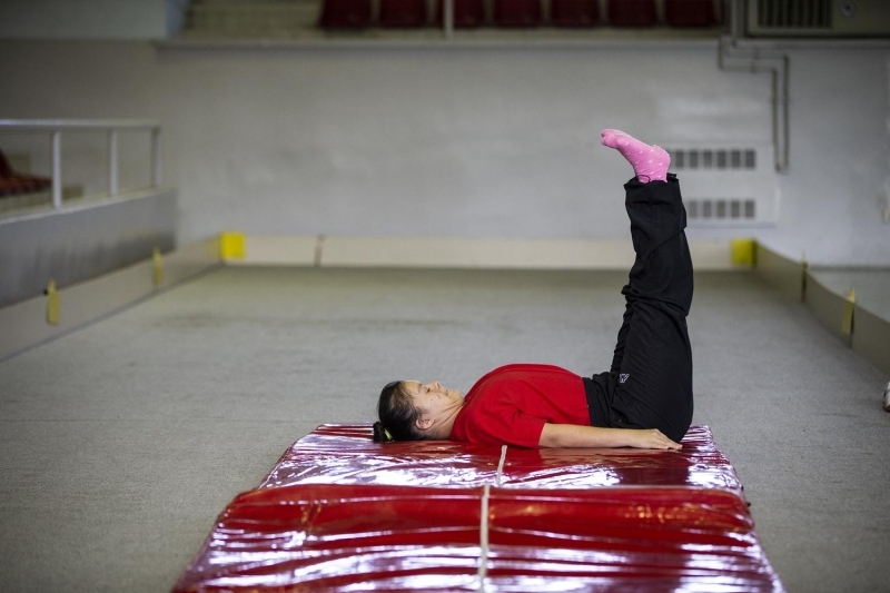 24 yldr kurulu bakmnda olan hafif zihinsel engelli Glcan Dal, voleybol oyuncusu. Glle atmada lisansl sporcu olan down sendromlu Glendam Trkmen, ayn zamanda kurumun mehter takmnn yesi.  Kayak sporunda Trkiye birincilii bulunan hafif zihinsel engelli Elif alkan, bir yandan ok sevdii sporu devam ettirirken dier yandan da bir anaokulunda yardmc personel olarak grev yapyor.