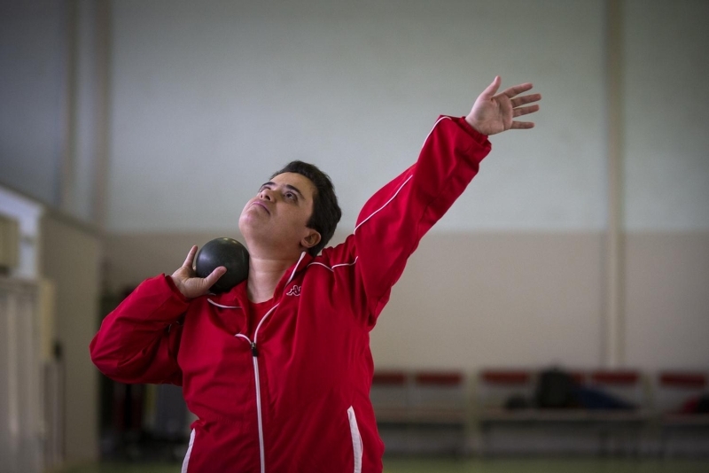 Drt kardeiyle birlikte kurum bakmnda kaldn syleyen voleybolcu Glcan da 'Buray ok seviyorum. Atlyelere, gezilere, tatillere, sergilere gidiyoruz. ok uzun sredir buradaym. Kurumda Zehra Hocamn sayesinde sporcu oldum, takm olarak baarlar kazandk. Voleybolu ok seviyorum. Spor yaparak hayat gzelleiyor.' szleriyle mutluluunu dile getirdi.