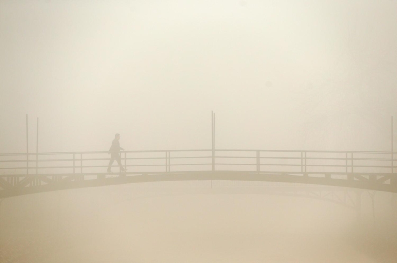 Trafik ekipleri, trafiin youn olduu noktalarda nlem alrken, srcleri dikkatli ilerlemeleri ynnde uyard.