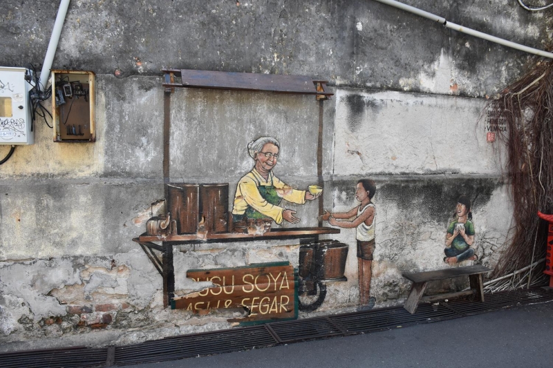 - Ermeni mimarili dkkanlar ve kilise bulunuyor