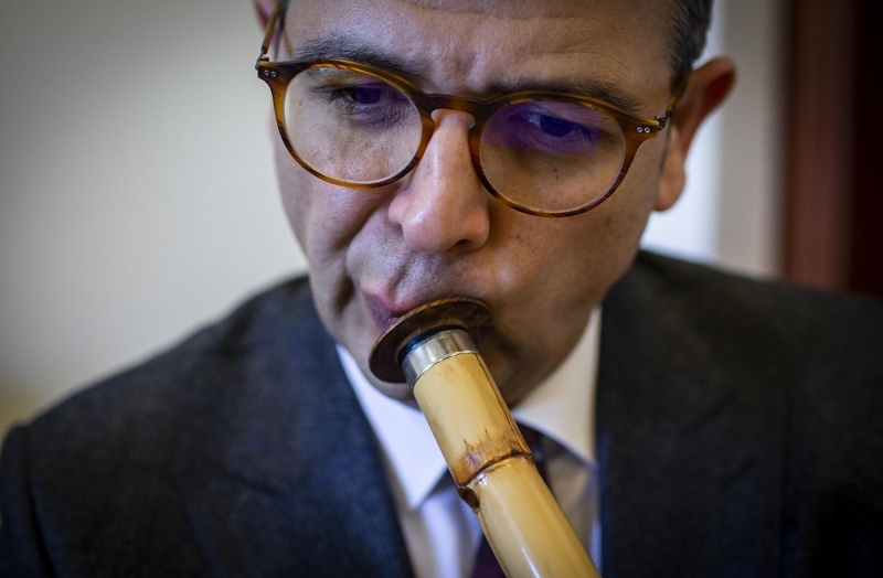 Bestenin ustaca yazldn, eserin Hitit liri ve orkestra ile alnd 7 dakikalk zor ama keyifli bir blmnn seyirciye ok gzel yanstlacan belirten aatay Akyol, 'nsanlarn kafas slkla melodiye taklr ya. Bu da sln melodisi olacak. 21'inci yzylda sln melodisi olacak bu eser.' dedi.