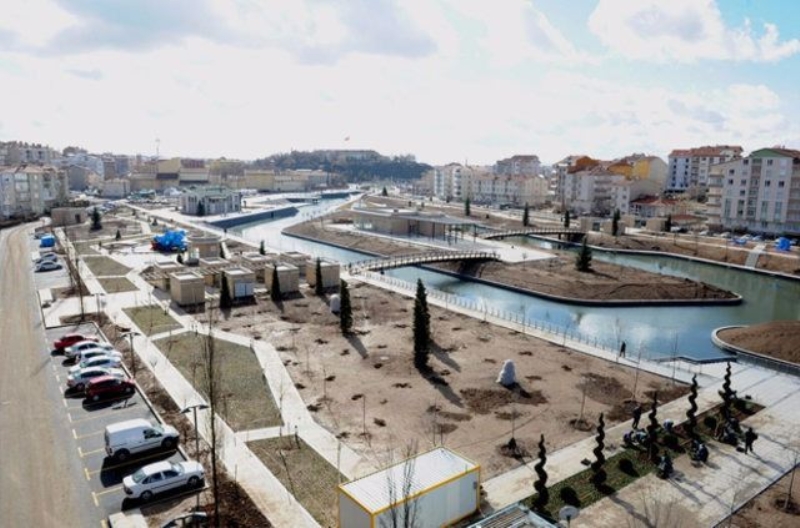                                                                 18 Krehir <br><br> Mutluluk dzeyi: % 67,2                                                        