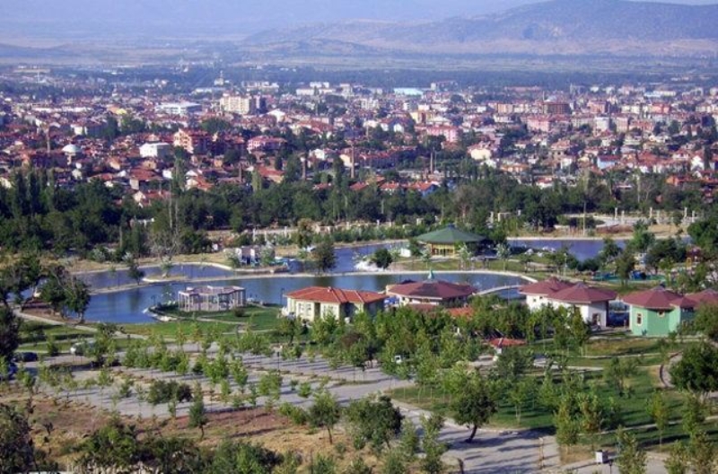                                                                 13 Isparta <br><br> Mutluluk dzeyi: % 70,35                                                        