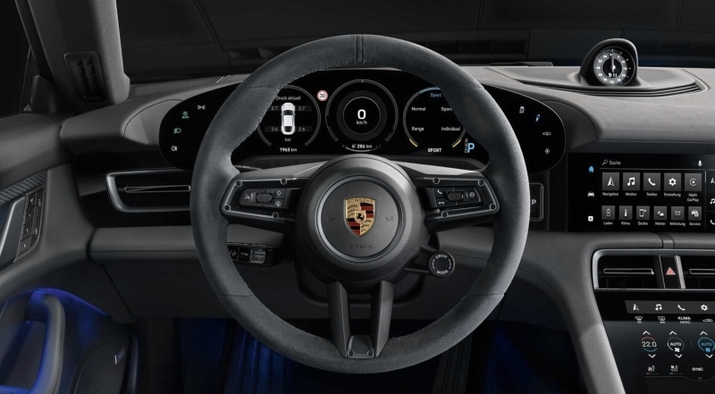 deal koullar altnda 22.5 dakikada arj edilebilen Porsche Taycan’n zerinde toplam kapasitesi 93,4 kWh olan batarya kullanlm. 