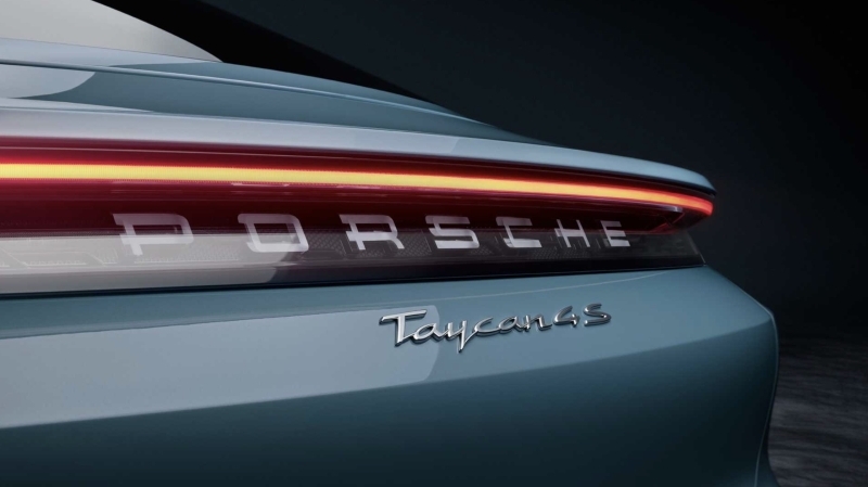 Porsche Taycan Turbo S, Almanya’da KDV dahil 185.000 Avro’dan satlrken, Porsche Taycan Turbo’da KDV dahil 152.136 Avro fiyat etiketi bulunuyor.