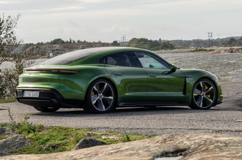2020 Porsche Taycan Turbo S