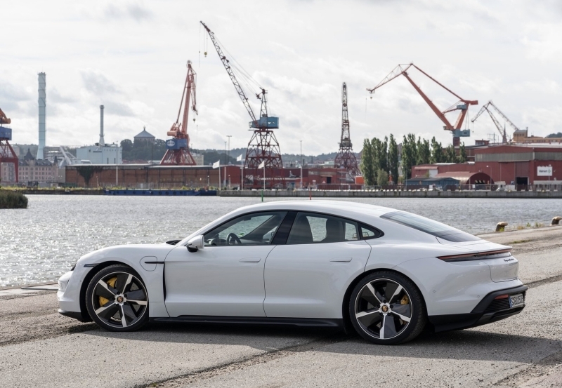 2020 Porsche Taycan Turbo S