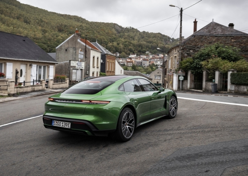 2020 Porsche Taycan Turbo S