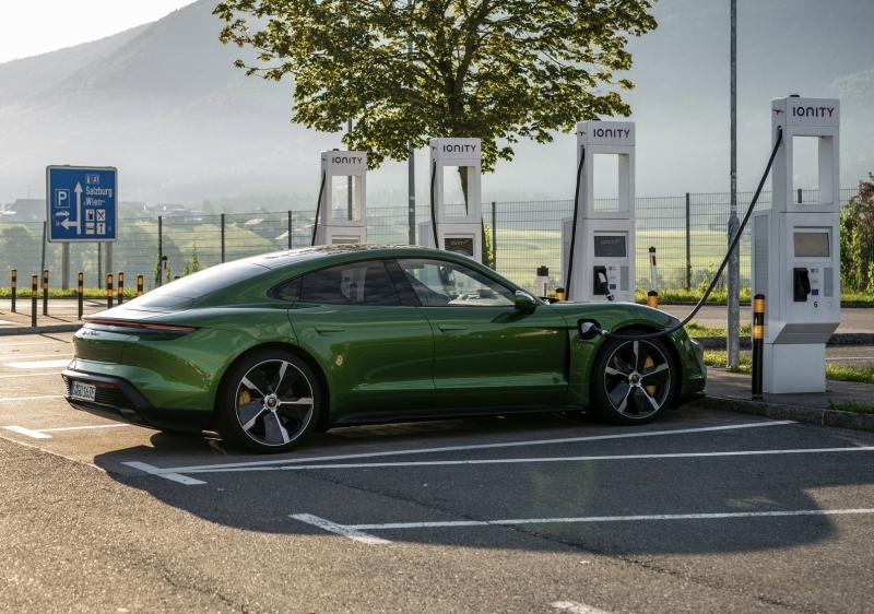 2020 Porsche Taycan Turbo S