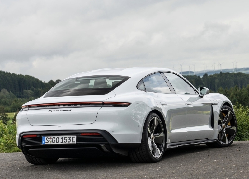 2020 Porsche Taycan Turbo S
