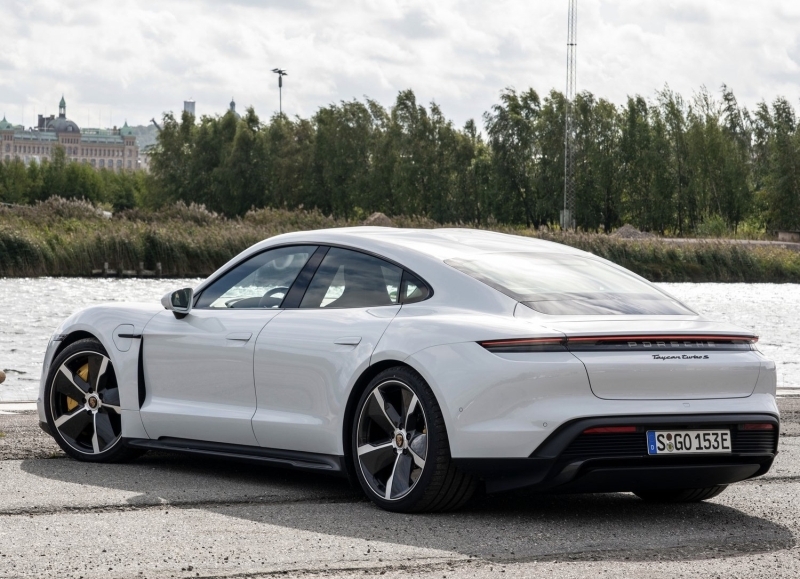 2020 Porsche Taycan Turbo S