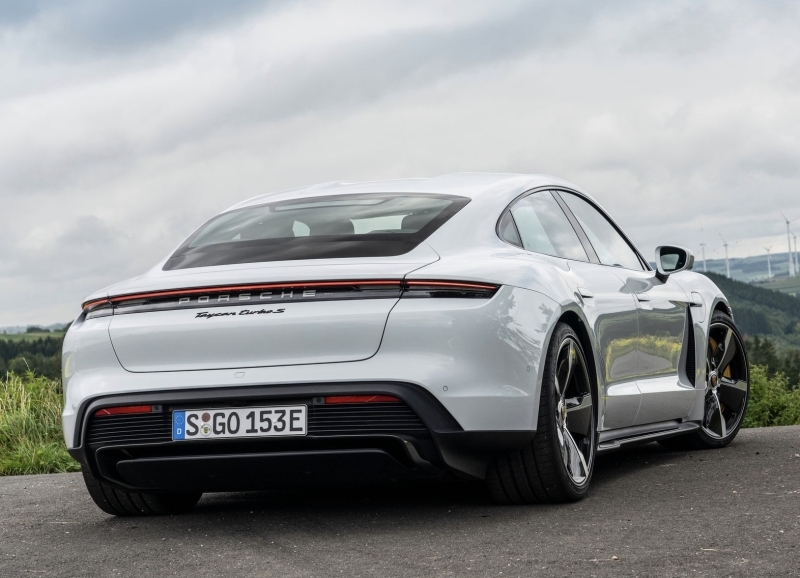 2020 Porsche Taycan Turbo S