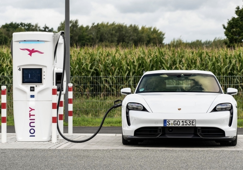 2020 Porsche Taycan Turbo S